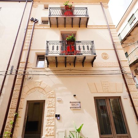 Ducas Rooms And Suite Lascari Exterior foto