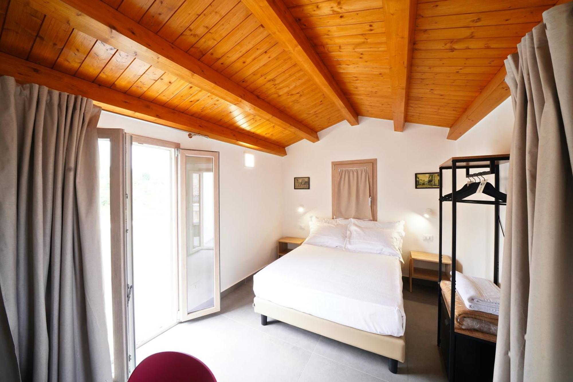 Ducas Rooms And Suite Lascari Exterior foto